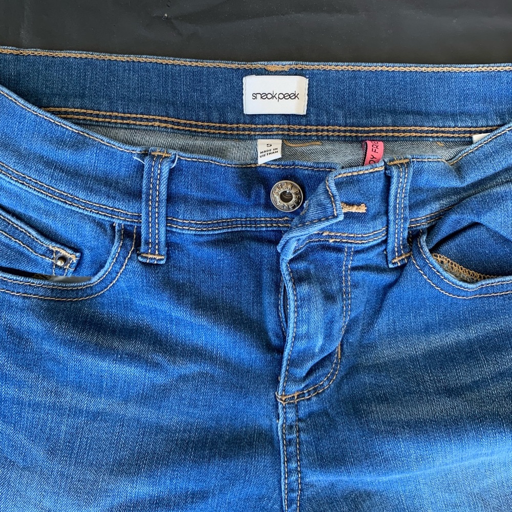Sneak peak Crop Skinny Jeans- Excellent Condition